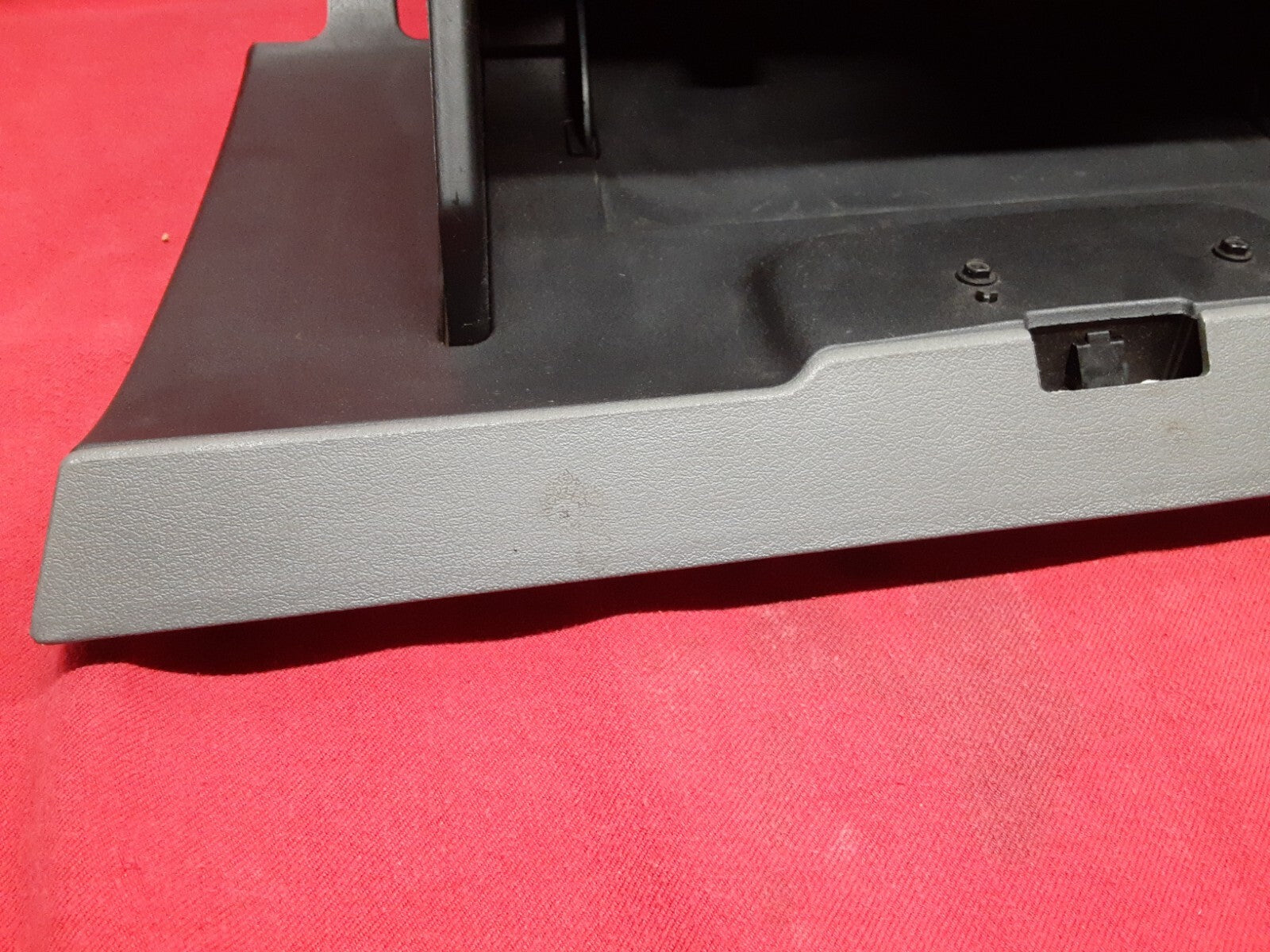 2005 2006 2007 Jeep Grand Cherokee / Commander Glove Box Compartment Slate Gray