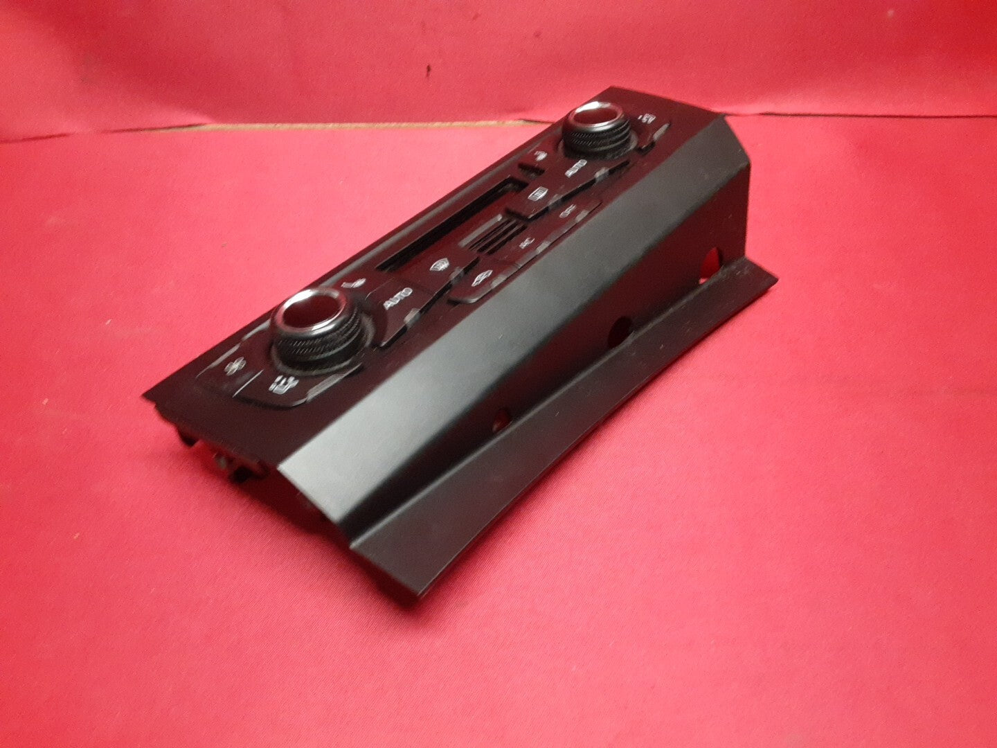2008 - 2014 Audi HVAC A/C Heat Climate Control Dash Unit 	8T1-820-043-AC