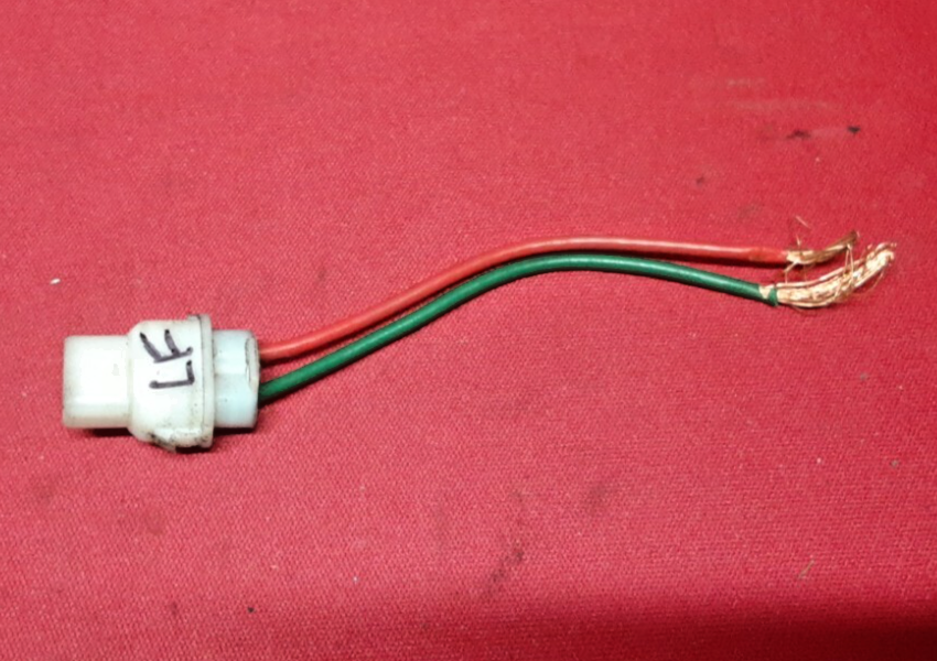 1992 - 1996 Lexus ES300 FRONT LEFT Window Regulator Motor 69820-32120 PIGTAIL