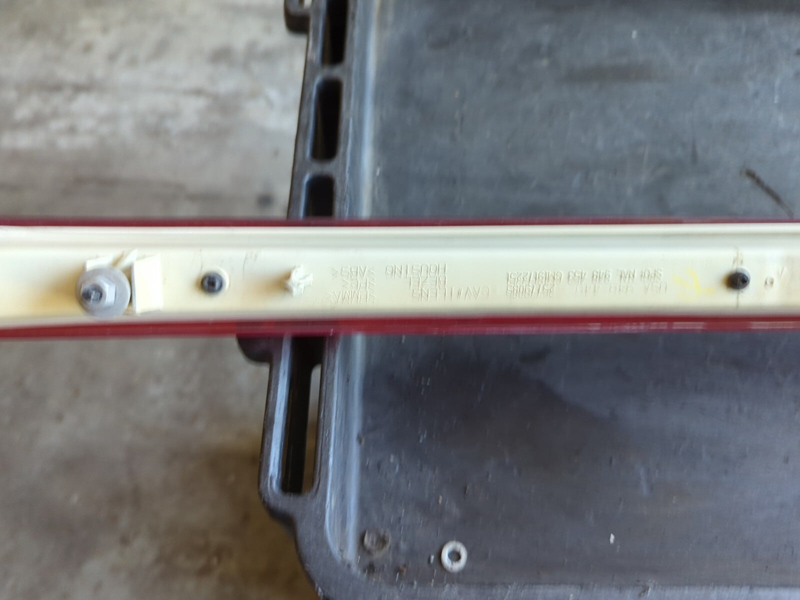 2007 - 2014 Escalade - Third 3rd High Mount Brake Light - READ NOTES - 25779085