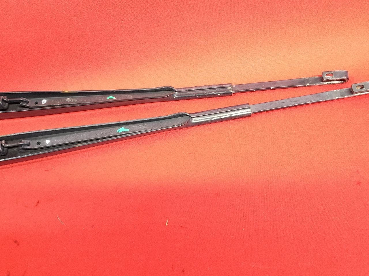 2005-2007 Land Rover LR3 Right Left Windshield Wiper Arm Set to VIN:7A434888 