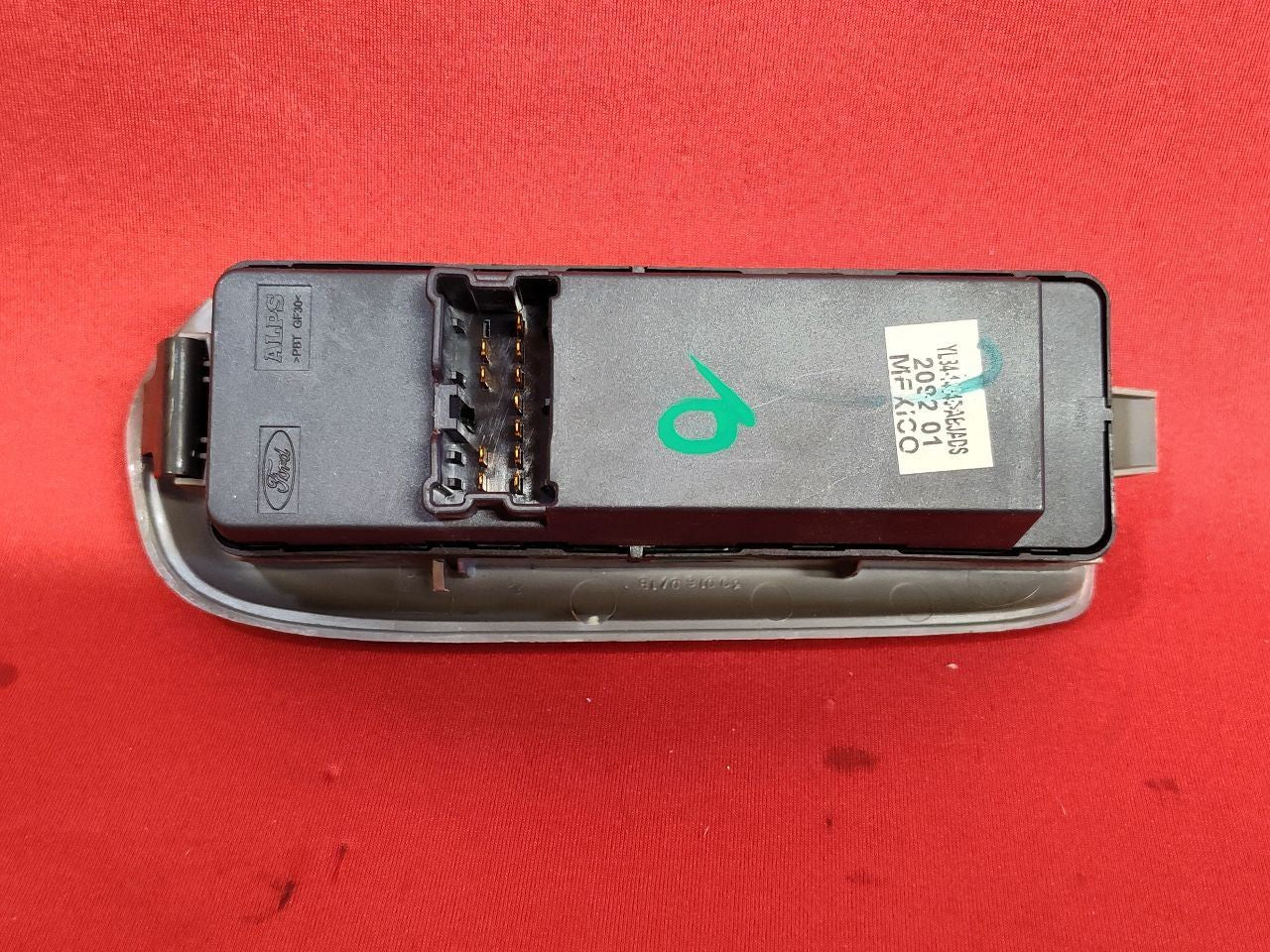 2001 2002 Mazda Tribute Ford Escape Left Driver Master Window Switch w/ Bezel