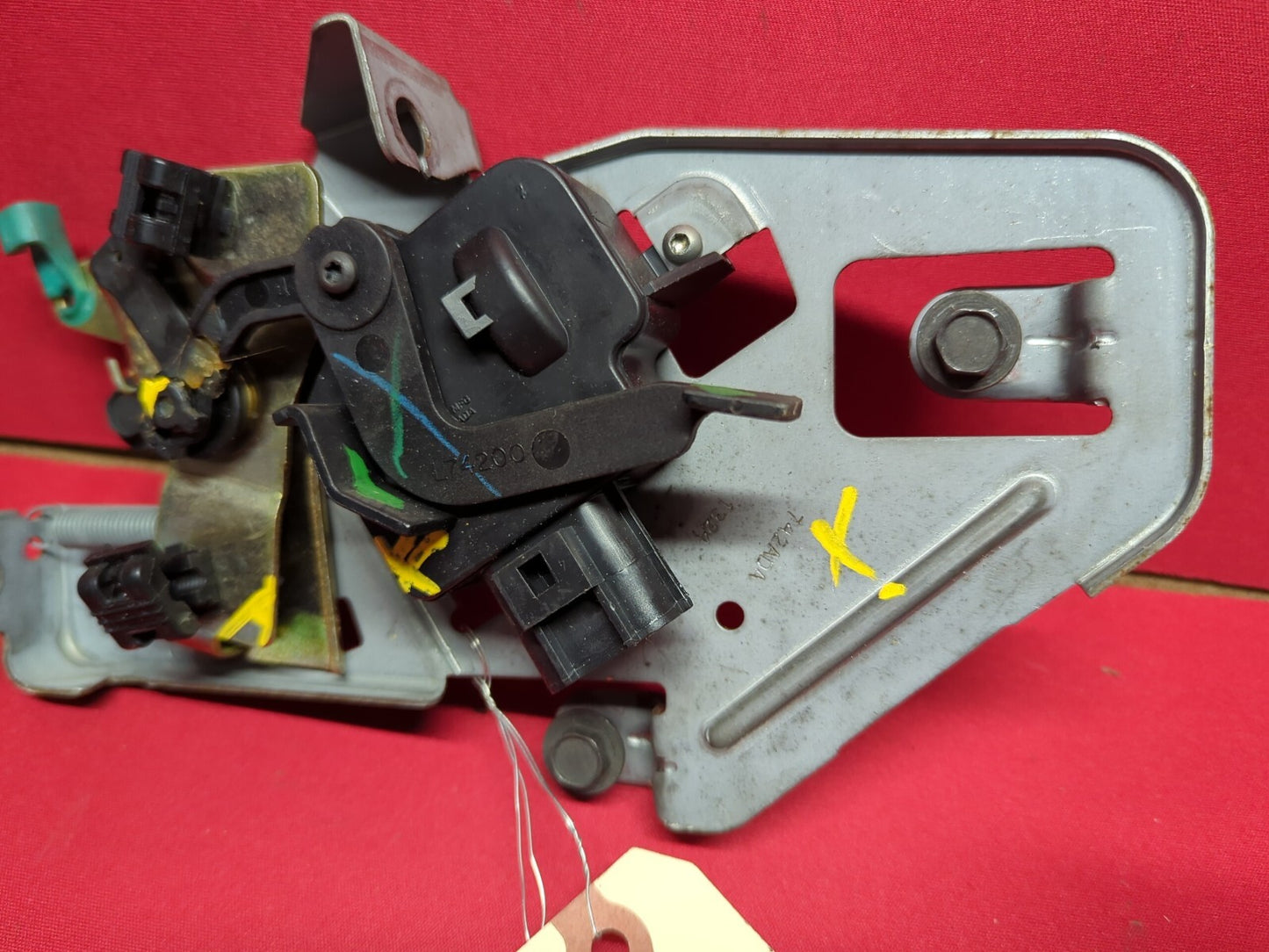 2001 2002 2003 2004 Jeep Grand Cherokee - Liftgate Hatch Lock Actuator 5018479AB