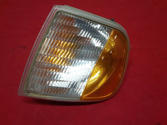 2000 2001 2002 2003 Ford F-150 F150 King Ranch LEFT DRIVER Headlight Lamp