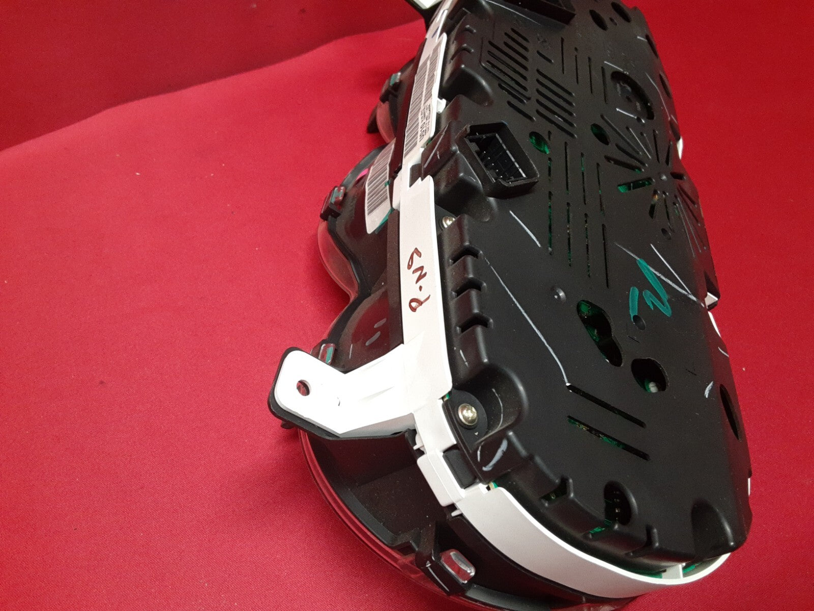2011 - 2013 Kia Sorento Lambda 2 II Speedometer Instrument Cluster 94001-1U010
