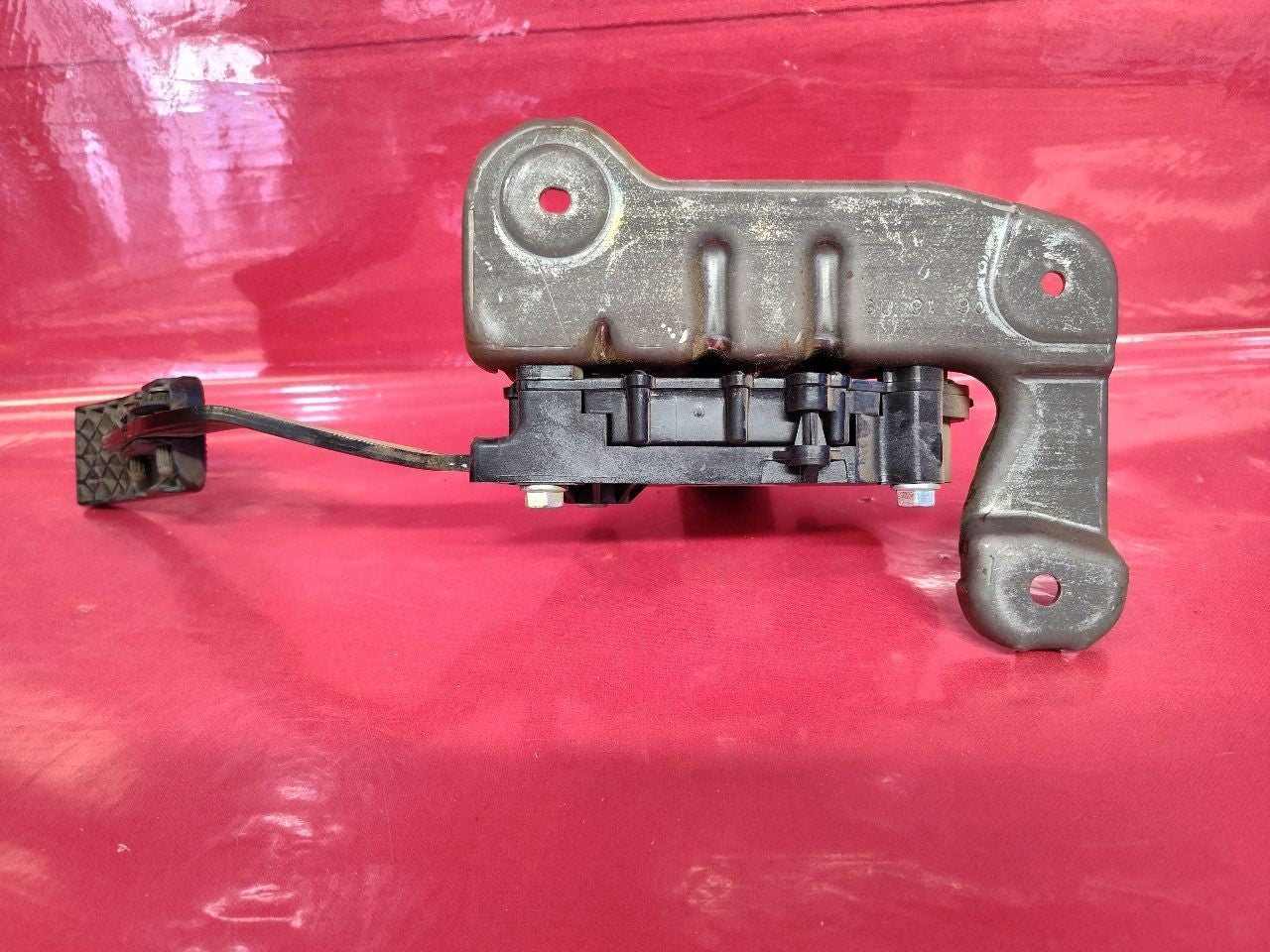 2006-2010 Ford Explorer / Sport Trac Mercury Mountaineer Accelerator Gas Pedal