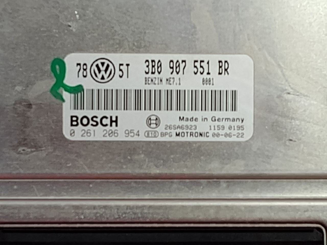 2001 VW Volkswagen Passat 2.8L V6 Auto Trans AWD Engine Control Module ECM ECU