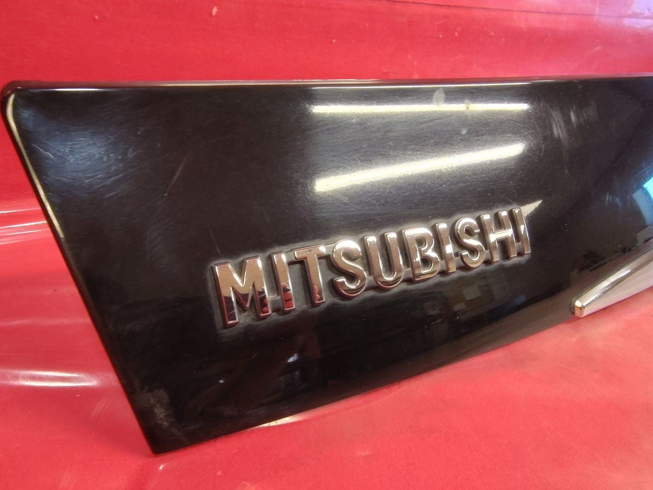 18-20 Mitsubishi Eclipse Cross SE/SEL Liftgate Hatch Emblem Trim Panel X42 Black