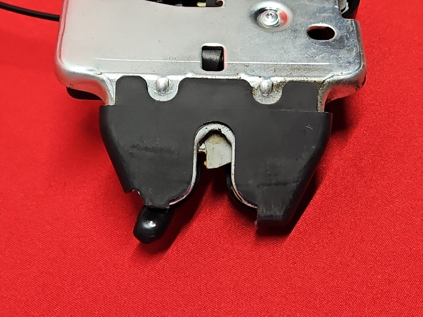 2007 - 2012 Nissan Altima Sedan Trunk Deck Lid Latch Lock Actuator 84630-JA00A