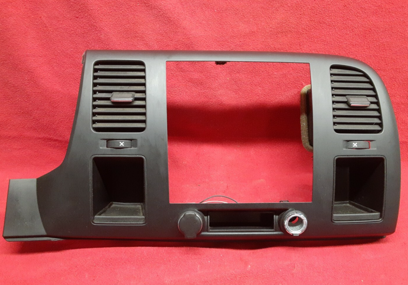 2007 - 2013 Chevrolet Chevy Silverado GMC Sierra Dash Radio 12V Vent Bezel Trim