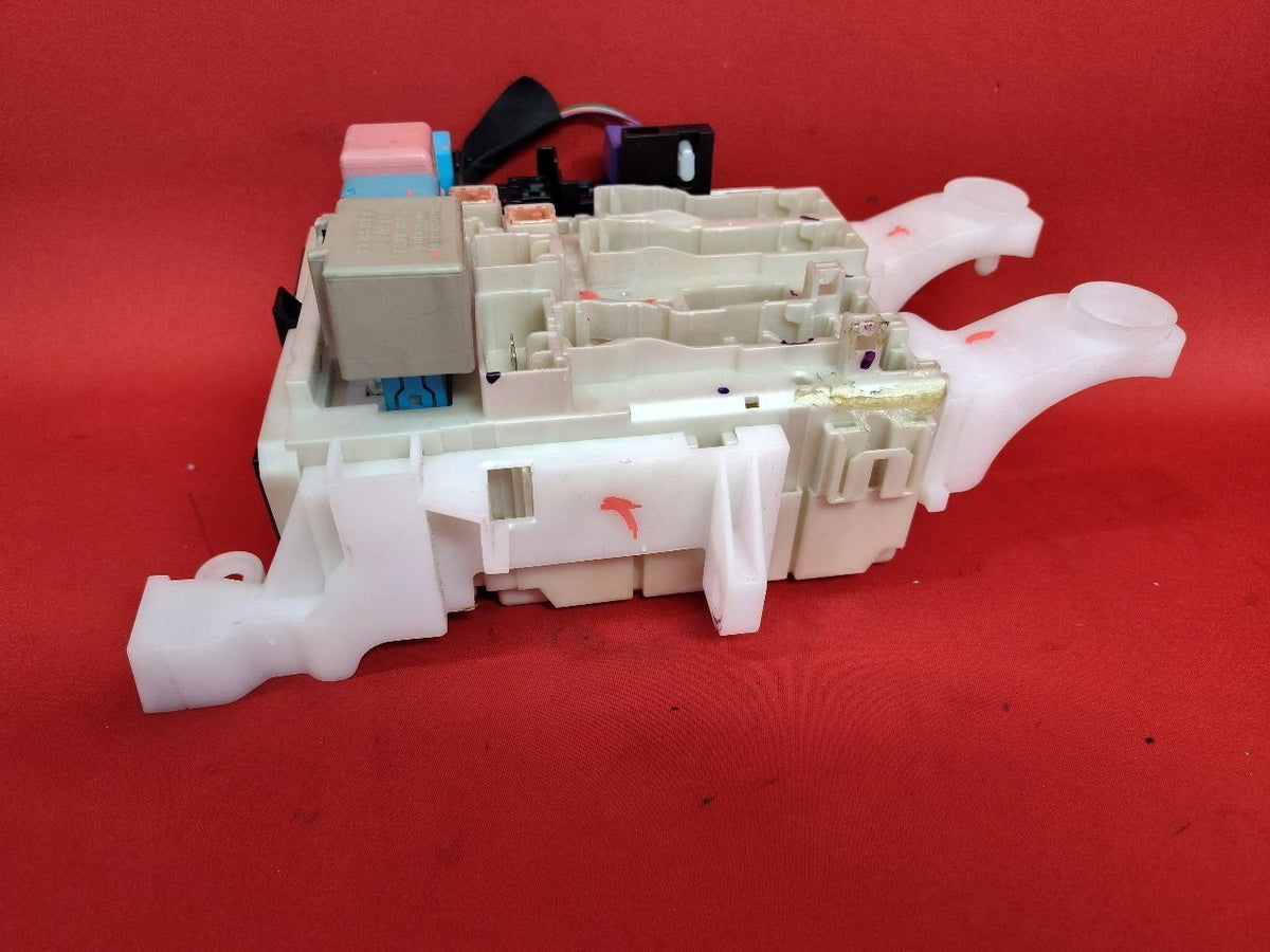2006-2008 Toyota Rav4 Instrument Panel Dash Fuse Box Junction Block 82730-42050
