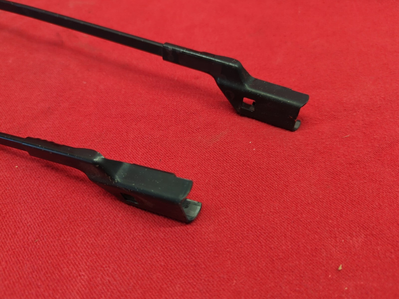 2006 2007 2008 2009 2010 Volkswagen VW Passat Windshield Wiper Arm SET Black