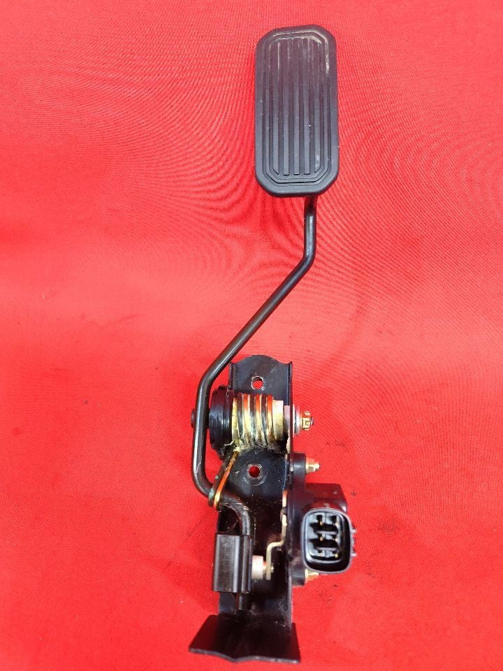 2002-2006 Toyota Camry 02-08 Solara Accelerator Gas Pedal Travel Sensor