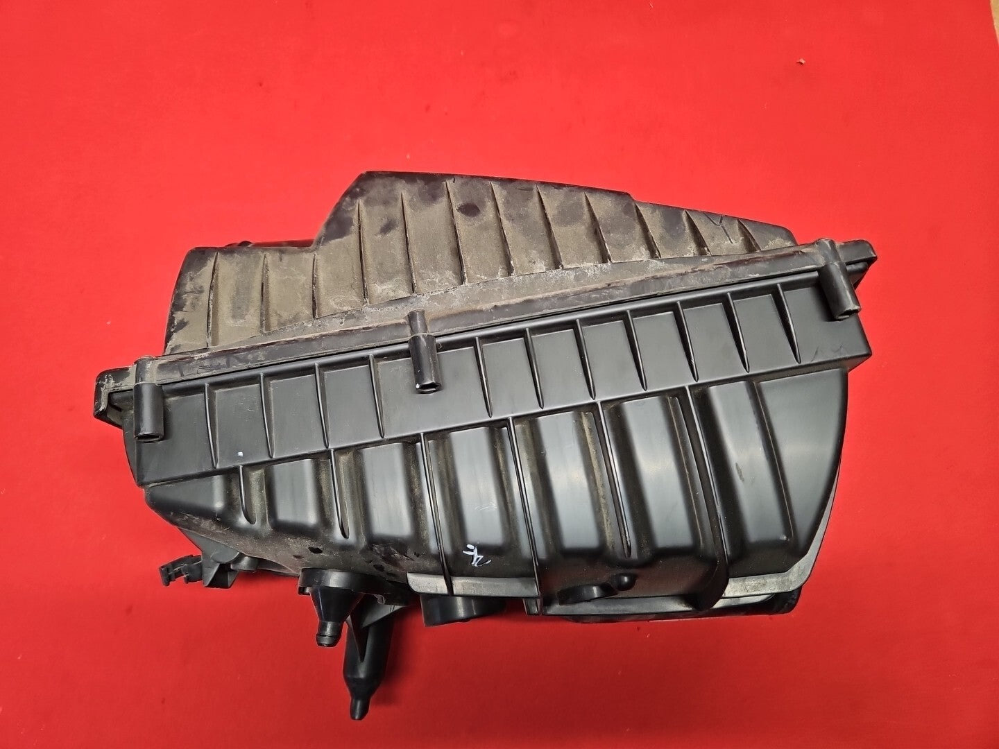2010 - 2013 Range Rover Sport & LR4 5.0L V8 Air Cleaner Filter Intake Box RIGHT