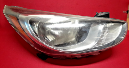 2012 - 2014 Hyundai Accent RIGHT PASSENGER Headlight Lamp Halogen 	92102-1R010