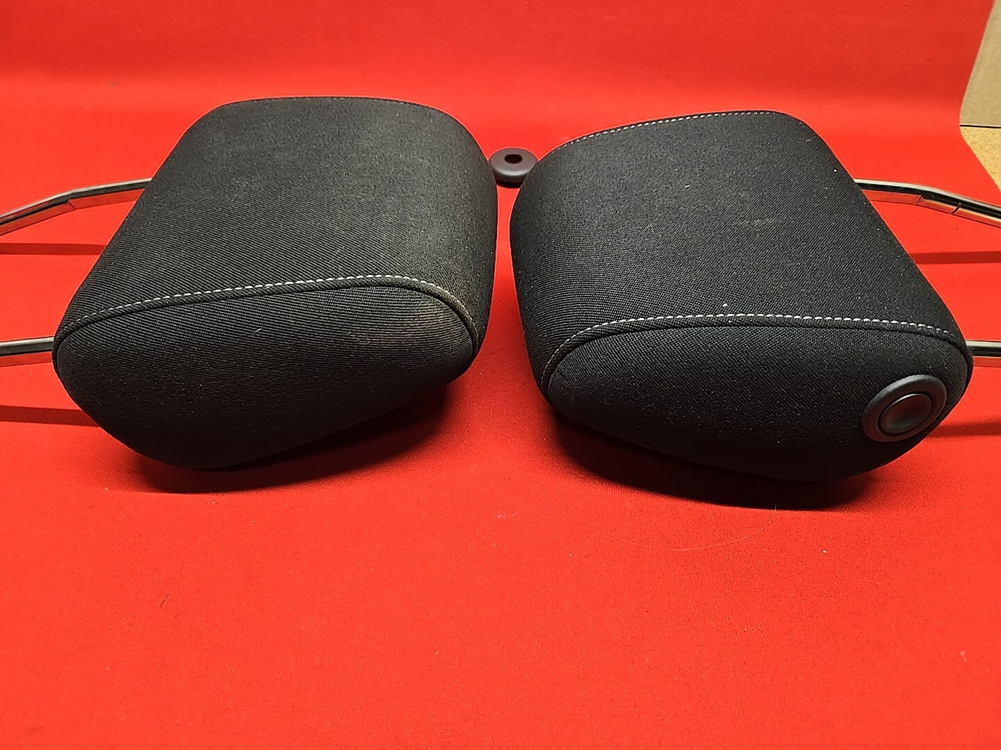 18-20 Buick Regal Sportback TourX FRONT Left Right Seat Headrest SET Black Cloth