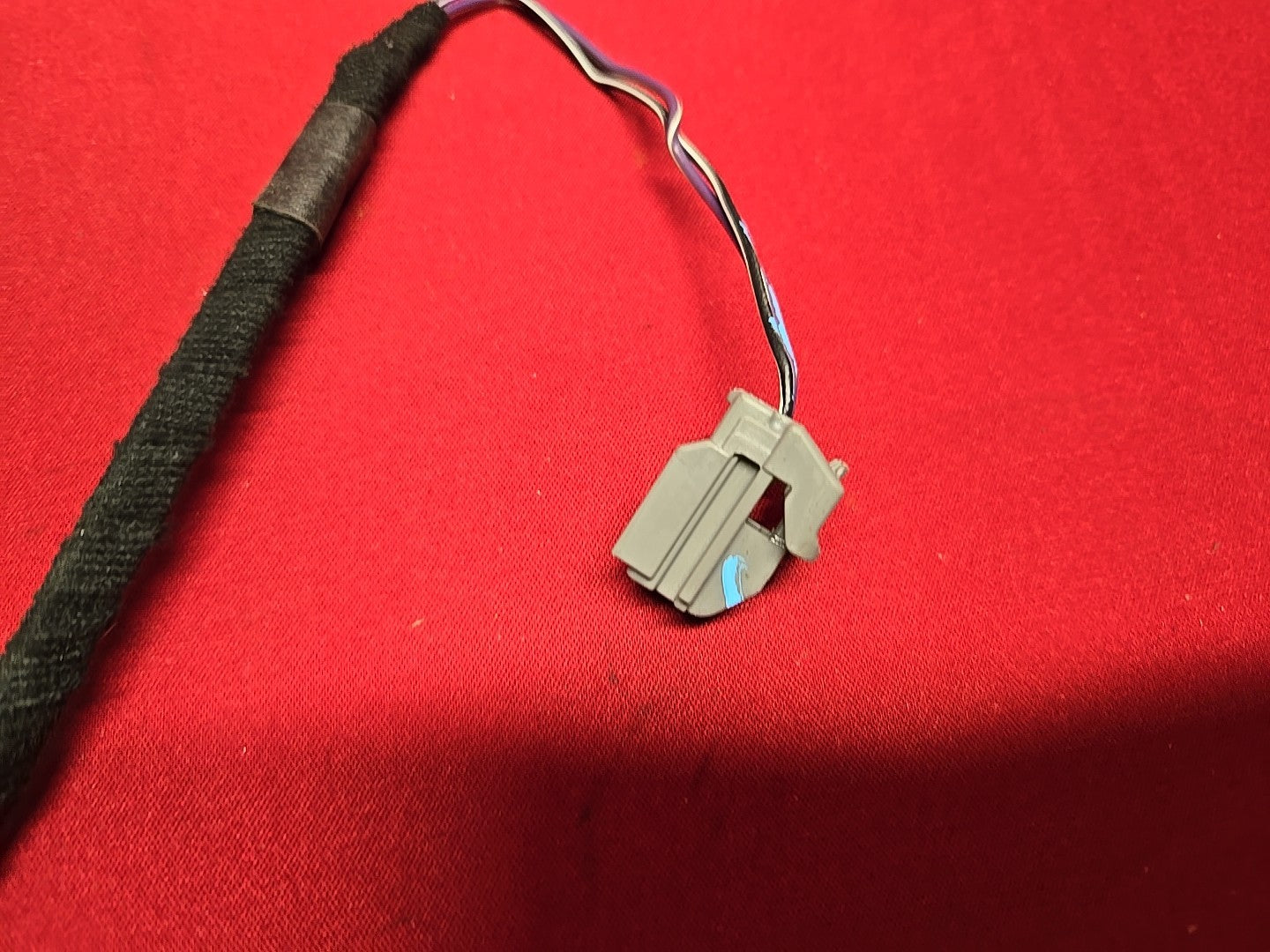 2002-2012 Ford / Mercury Tailgate 3rd Brake High Mount Stop Light Lamp - PIGTAIL