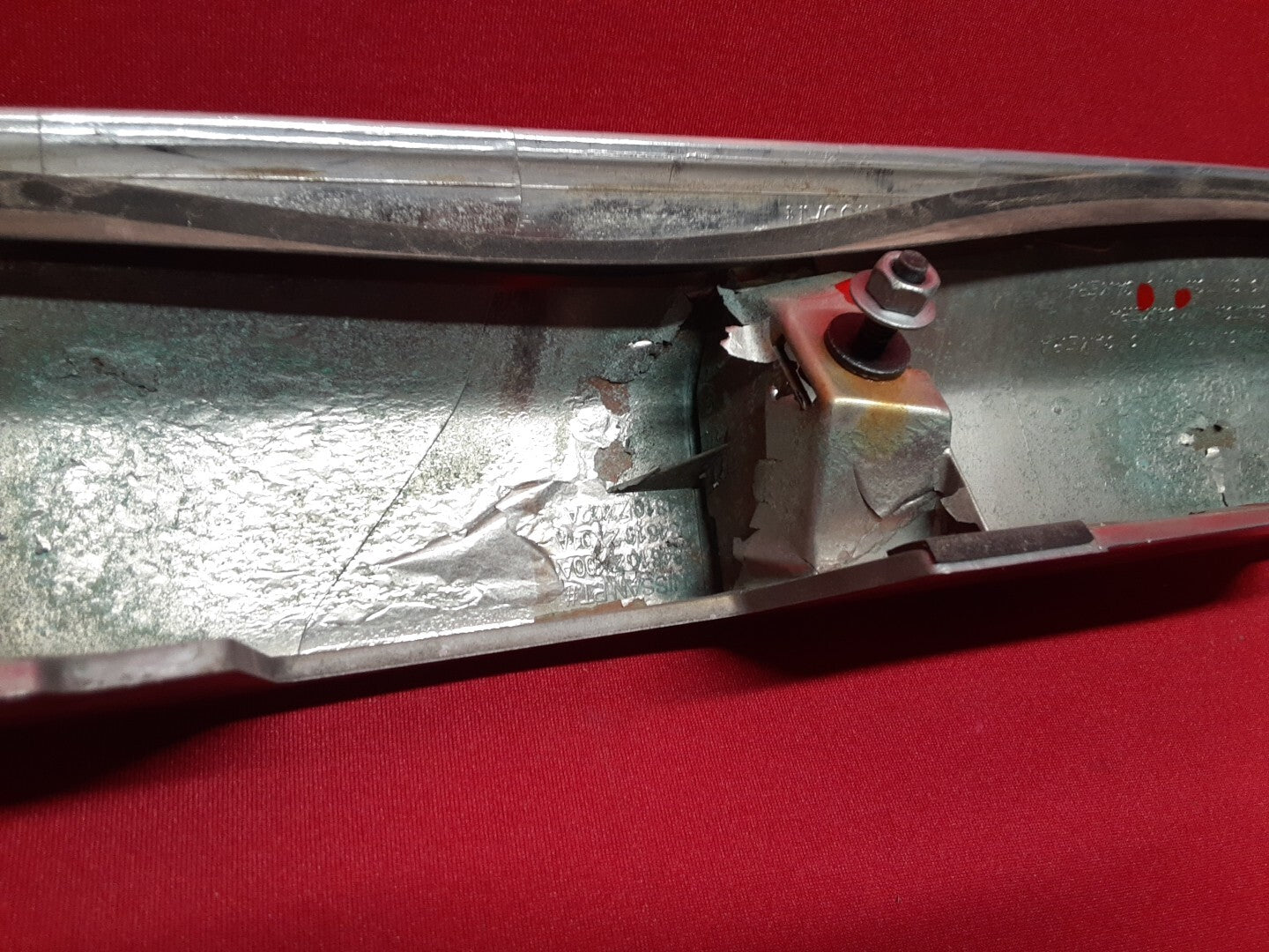 2010 - 2012 Nissan Altima Sedan Base Model Trunk Deck Lid Chrome Trim Handle
