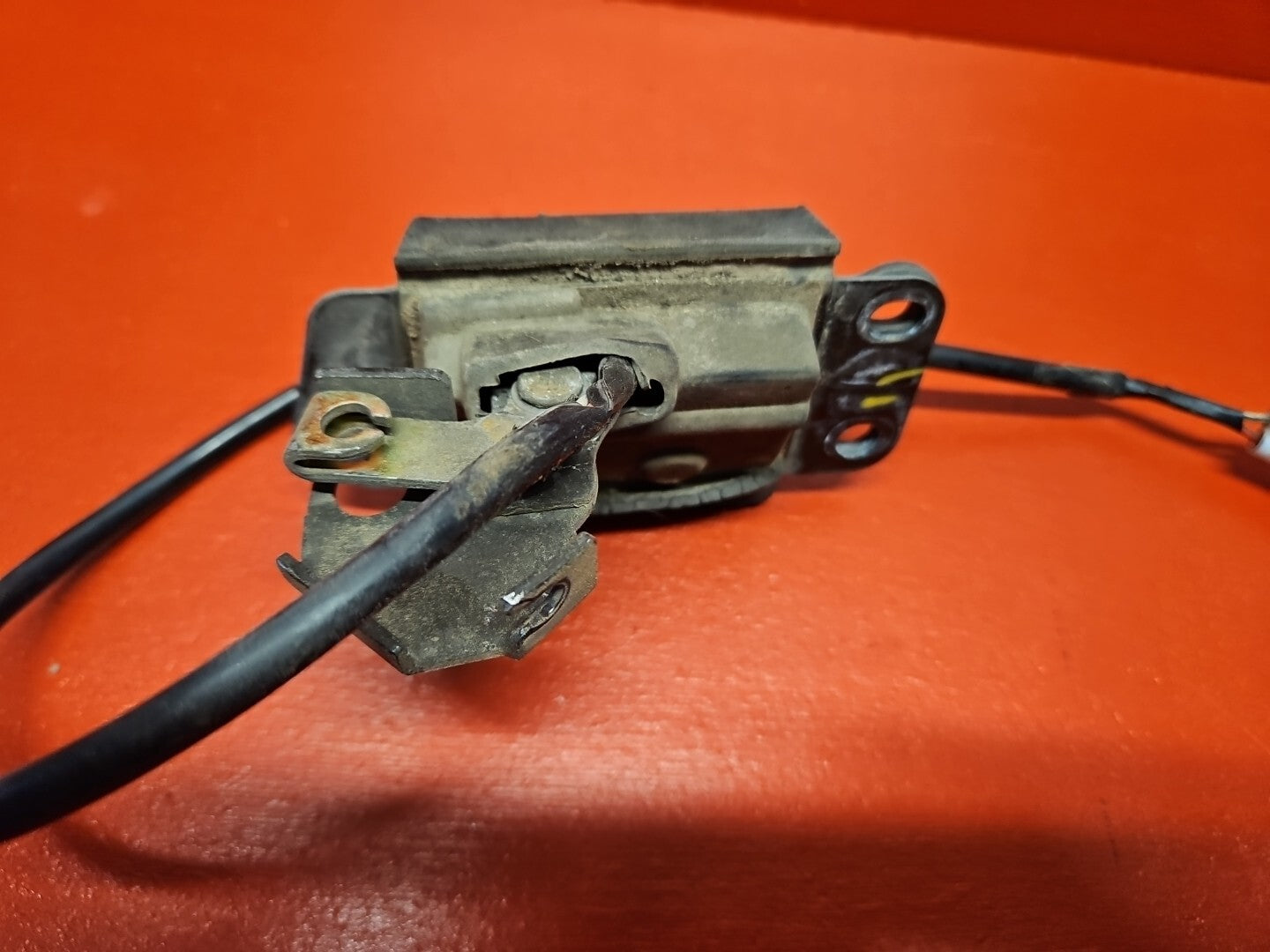 1996 - 2002 Toyota 4Runner REAR Hatch Liftgate Latch Lock Actuator 	69350-35020