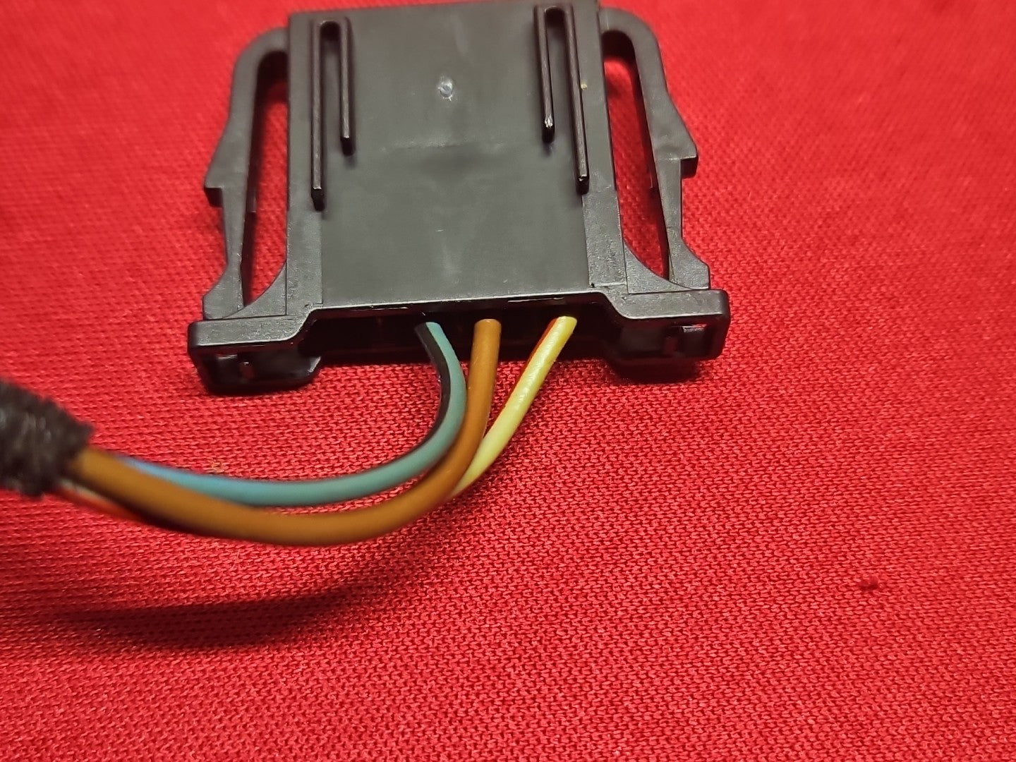 2015 Volkswagen Jetta RIGHT PASSENGER Inner Hatch Tail Light HALOGEN - PIGTAIL