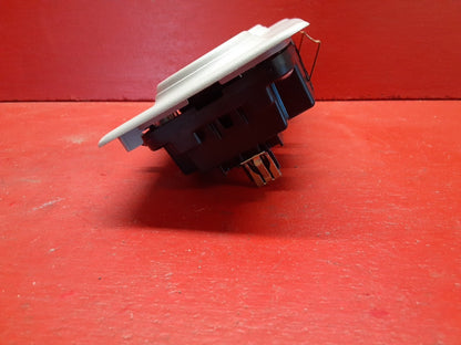 2009-2012 Chevrolet Traverse Center Overhead Dome Light 121028131