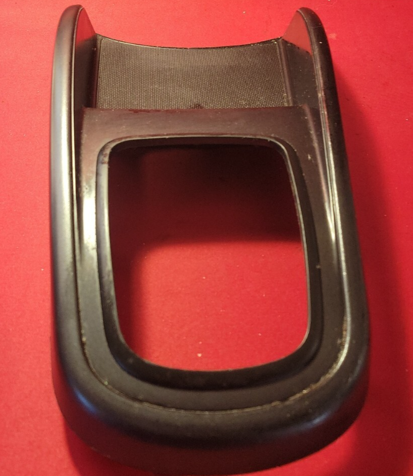 2010 2011 Kia Soul Automatic Shifter Trim Bezel Upper console Cover 846502K020
