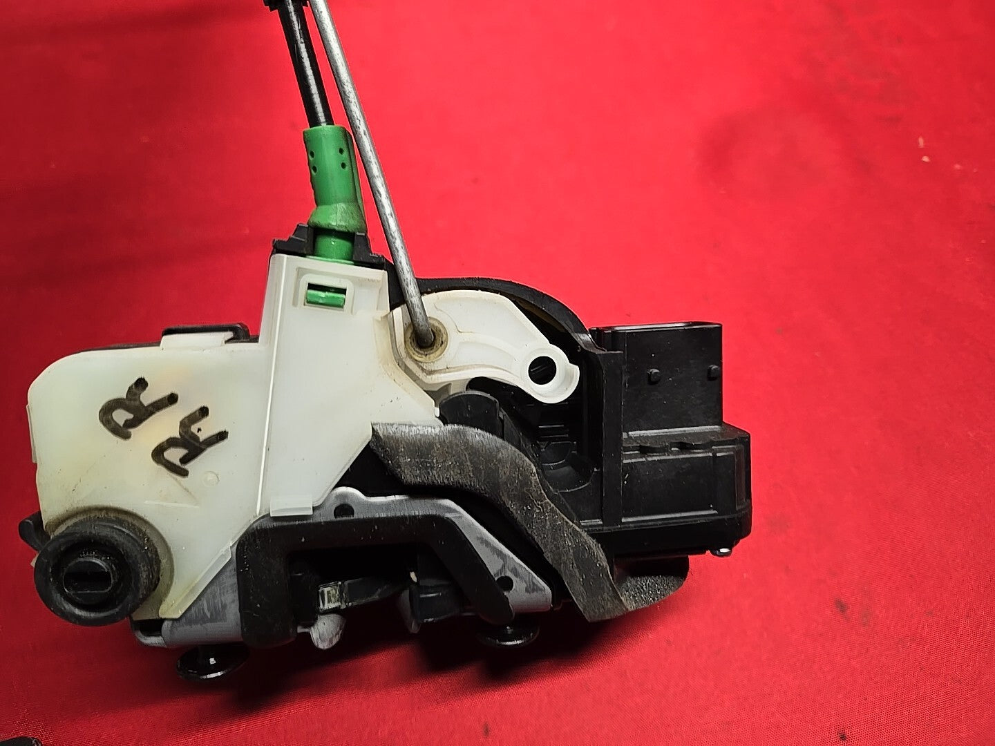 2013 - 2017 Chevy Buick GMC RIGHT PASSENGER REAR Door Latch Lock Actuator