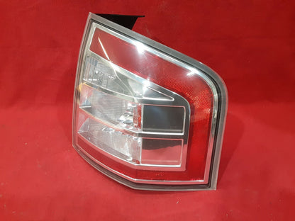 2007 - 2010 Ford Edge - Passenger Side Tail Light / Right - Rear - 