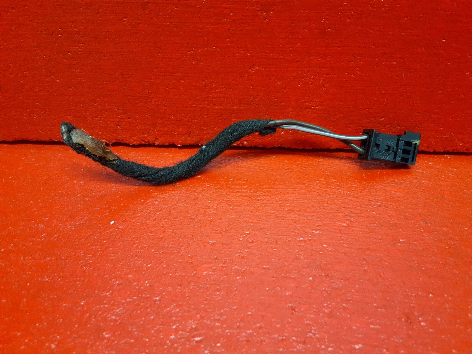 2003 - 2006 Volvo XC90 LEFT DRIVER SIDE Sun Visor w/ Home Link PIGTAIL ONLY