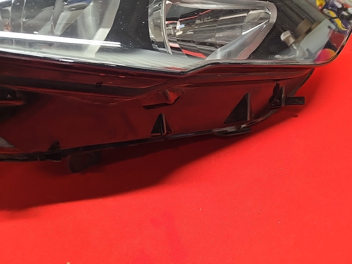 18-20 Buick Regal Sportback Tourx RIGHT PASSENGER Headlight HALOGEN - TABS GOOD