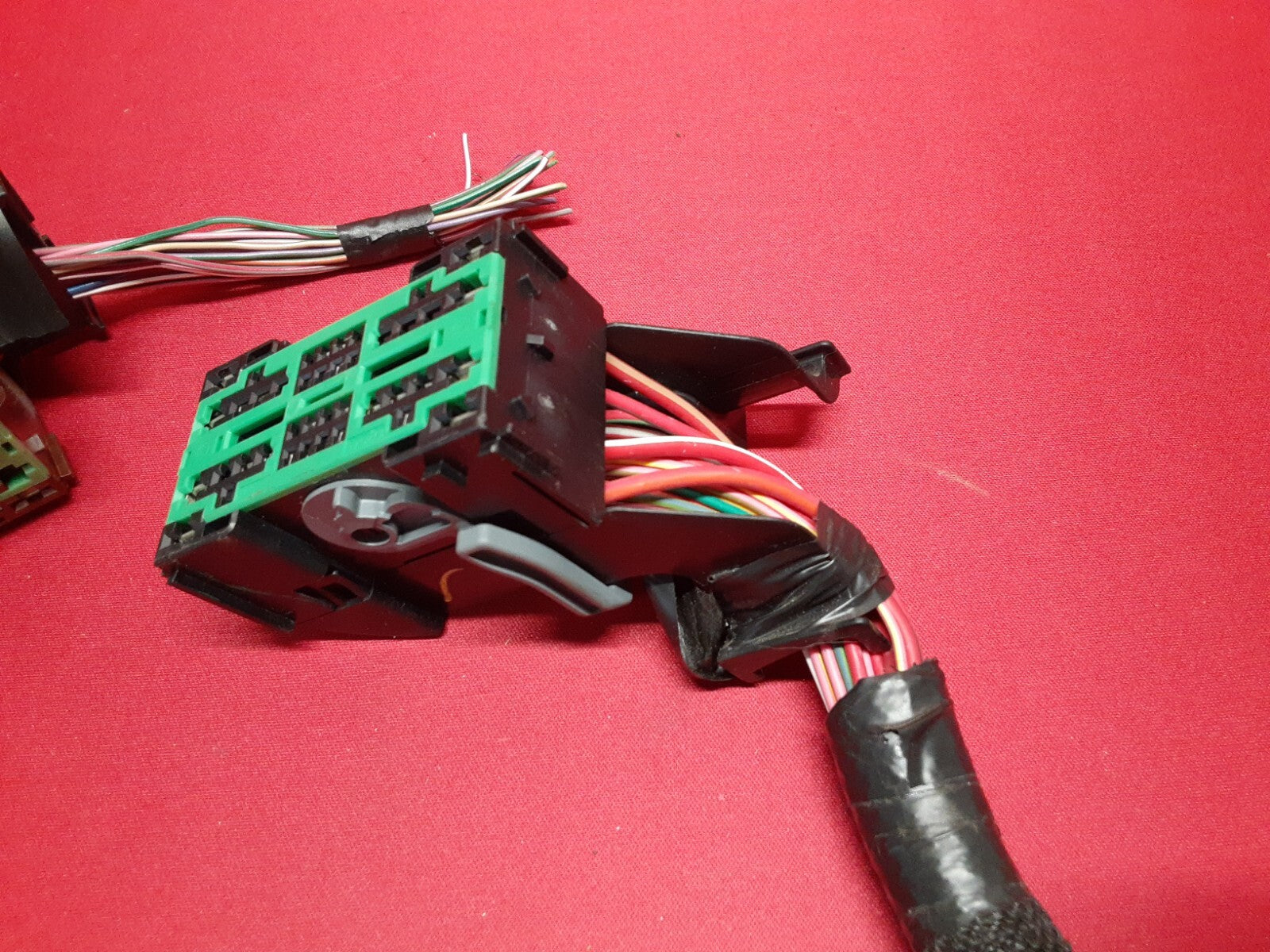 2008 Jeep Commander Interior Dash Fuse Box Junction Relay 56048367AE - PIGTAILS