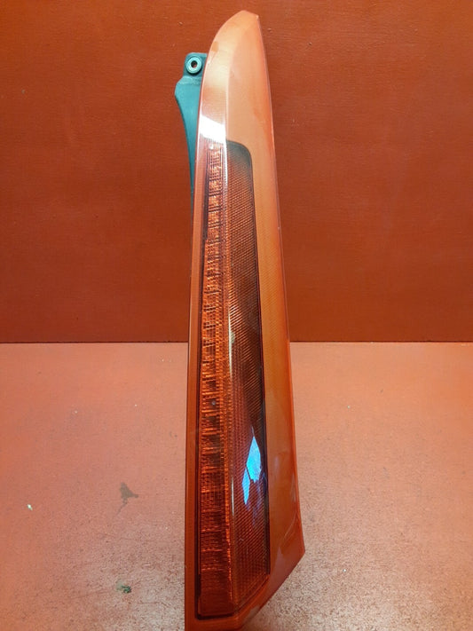 2003-2006 Volvo XC90 Right Upper Tail Light Lamp Assembly 30678221