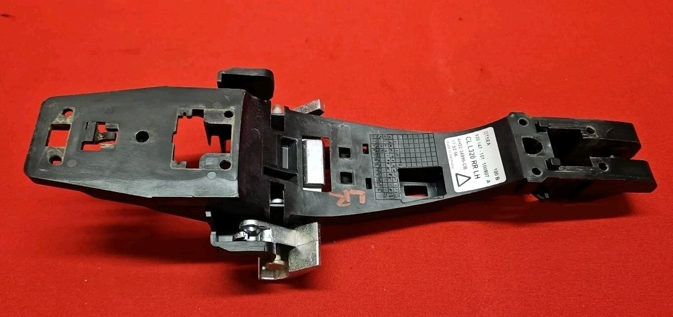 2005 - 2015 Land Rover Range Rover LEFT DRIVER REAR Door Handle Base Bracket
