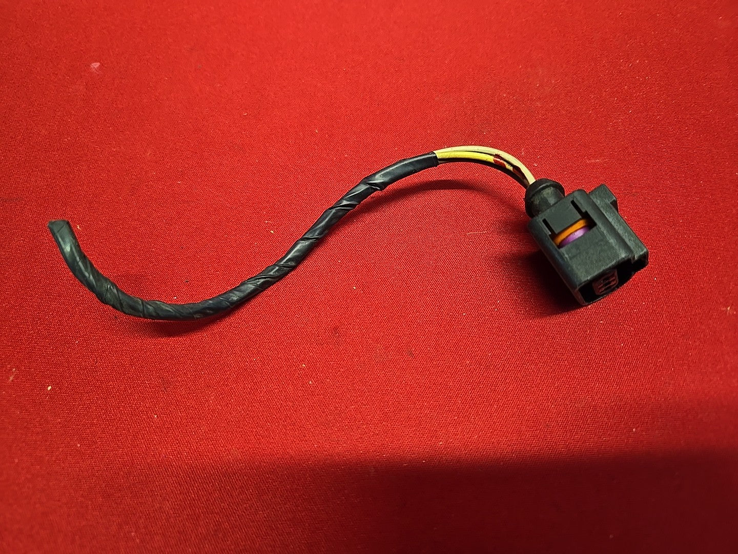 Share 1998-2005 VW Volkswagen Beetle RIGHT PASSENGER Headlight Halogen - PIGTAIL