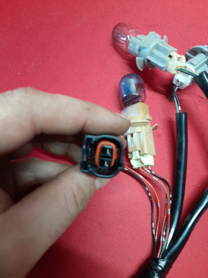 2007-2009 Mazda CX-7 2.3L LEFT or RIGHT Taillight Lamp Harness Socket PIGTAIL