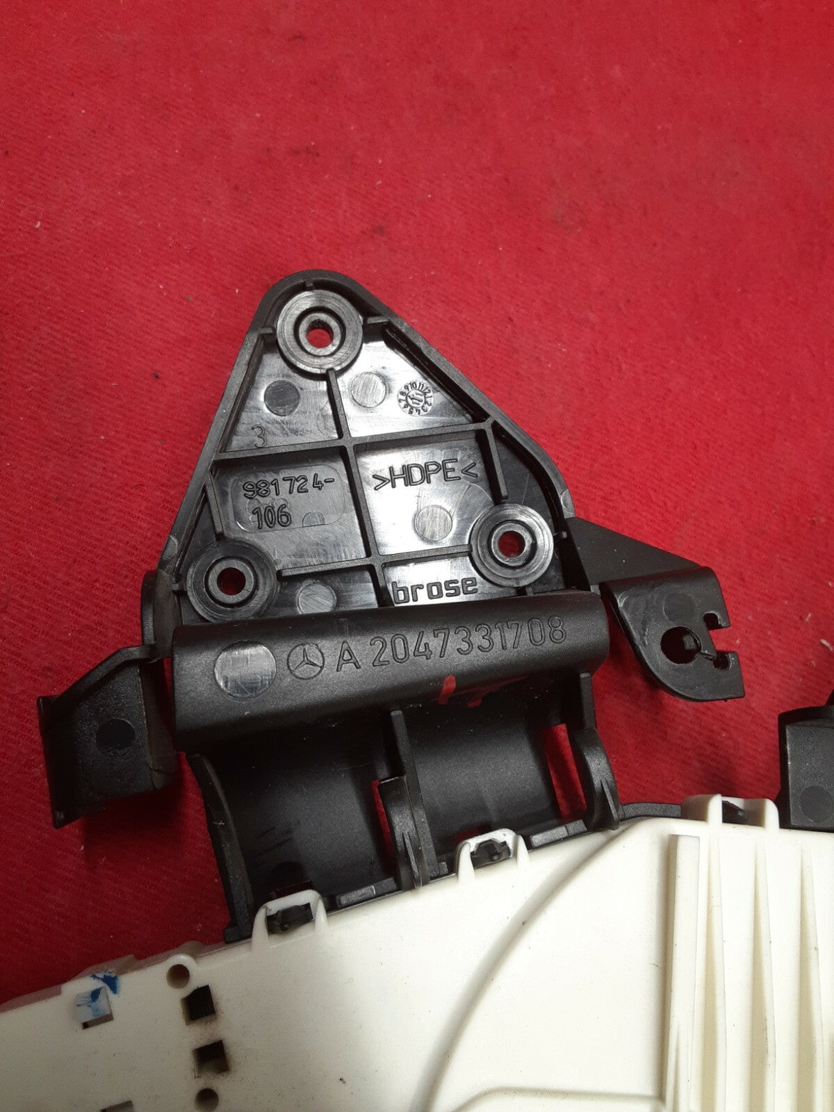 2008 - 2014 Mercedes C250 C300 C350 LEFT DRIVER REAR Door Lock Actuator