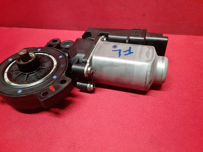 2006 - 2010 Hyundai Sonata FRONT LEFT DRIVER Window Motor 	82450-3K011