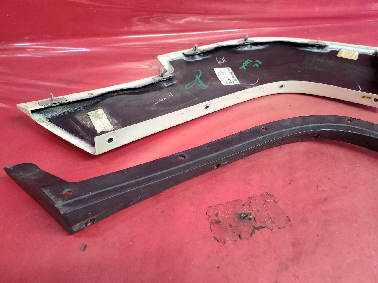2008-2012 Jeep Liberty REAR RIGHT PASSENGER Forward Door Mounted Wheel Arch Trim
