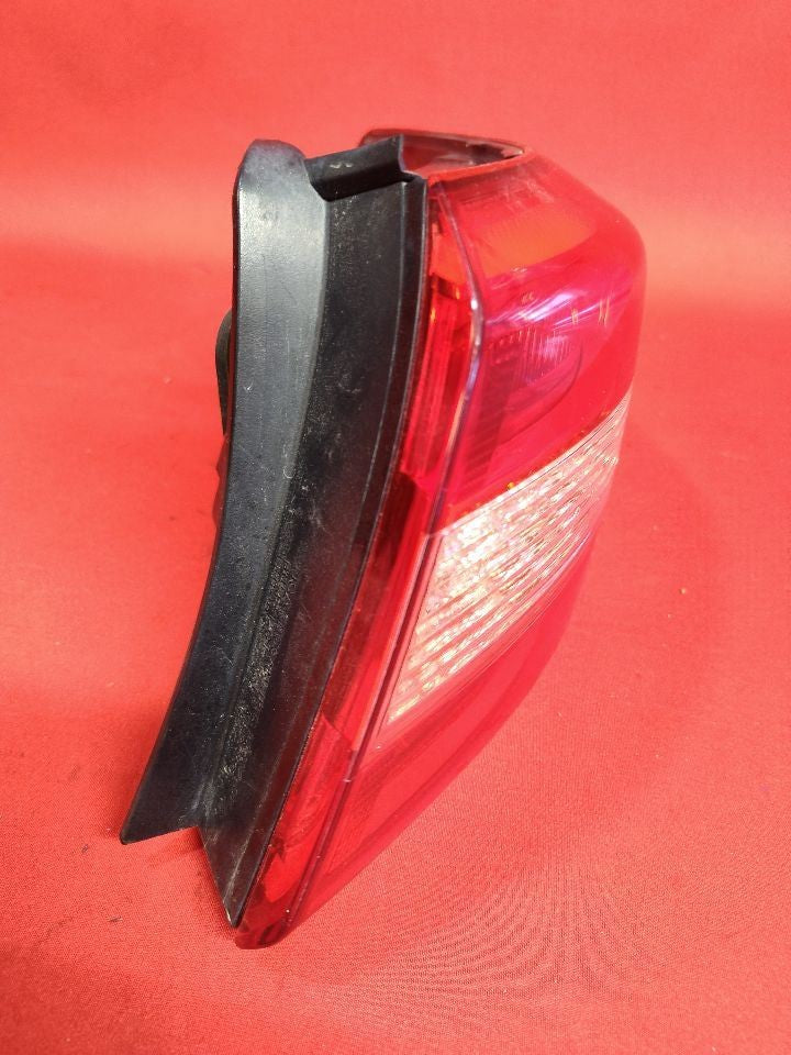 2015-2017 Hyundai Sonata GDI RIGHT PASSENGER Outer Tail Light Lamp Halogen