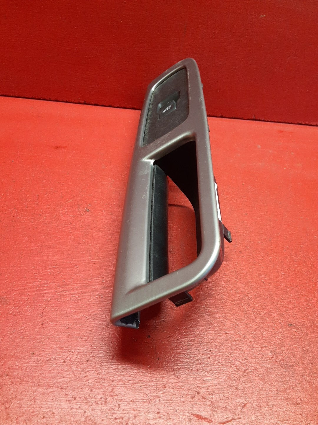 2004 - 2007 Volvo V50 S40 FRONT RIGHT PASSENGER Side Window Switch and Bezel