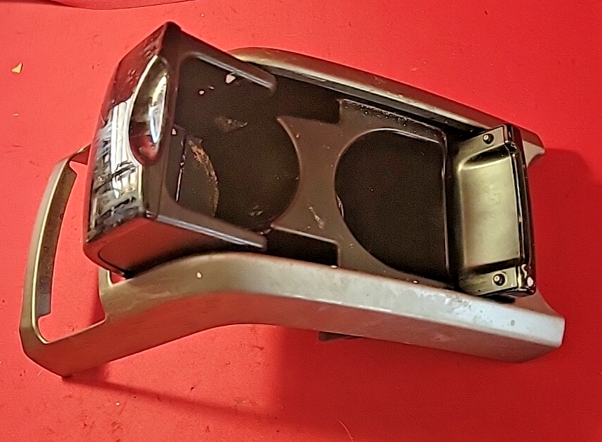 2004 - 2009 Toyota Prius Center Console Cup Holder Assembly Trim 58804-47010