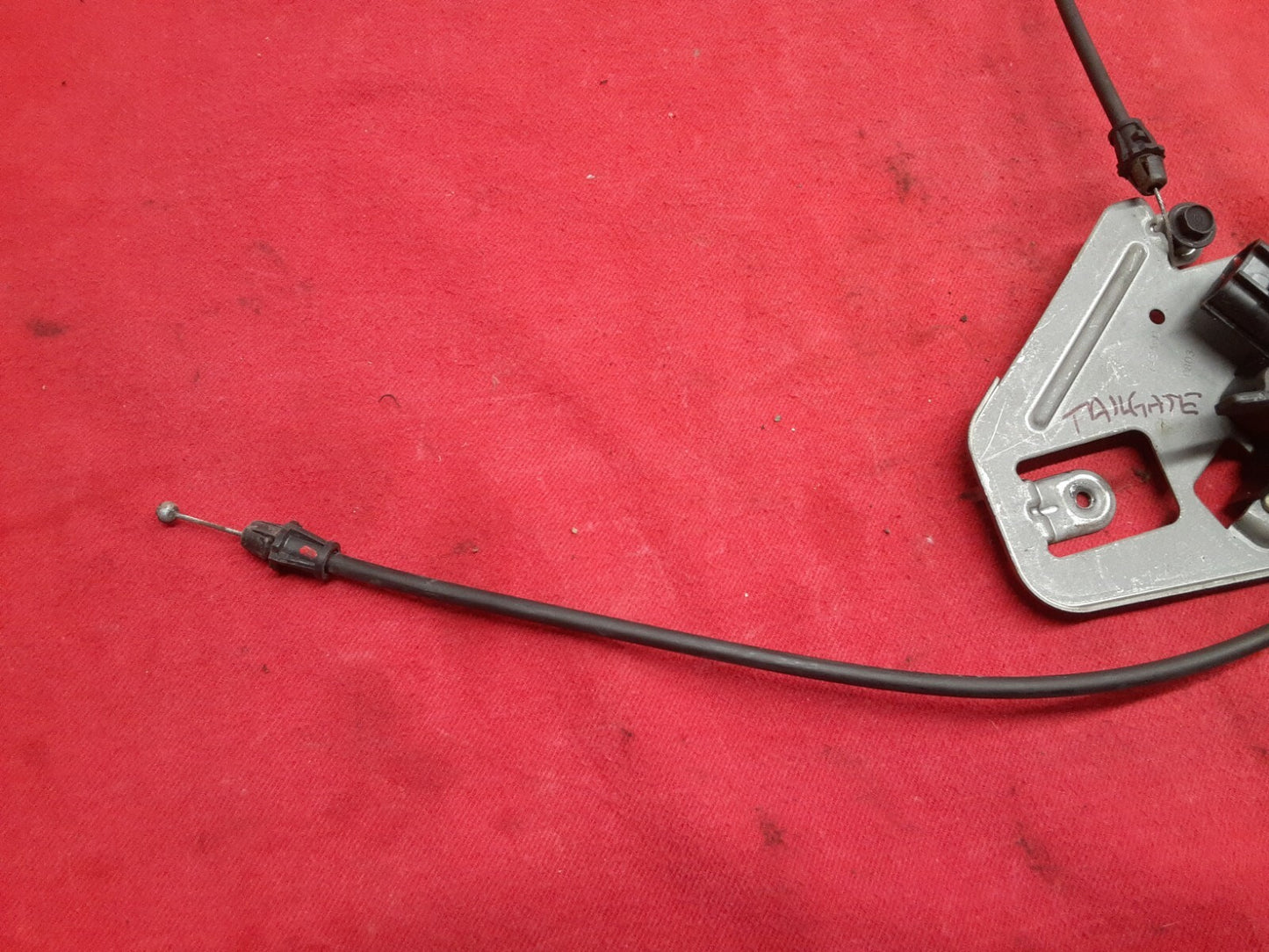 2001 2002 2003 2004 Jeep Grand Cherokee Overland Liftgate Tailgate Lock Actuator