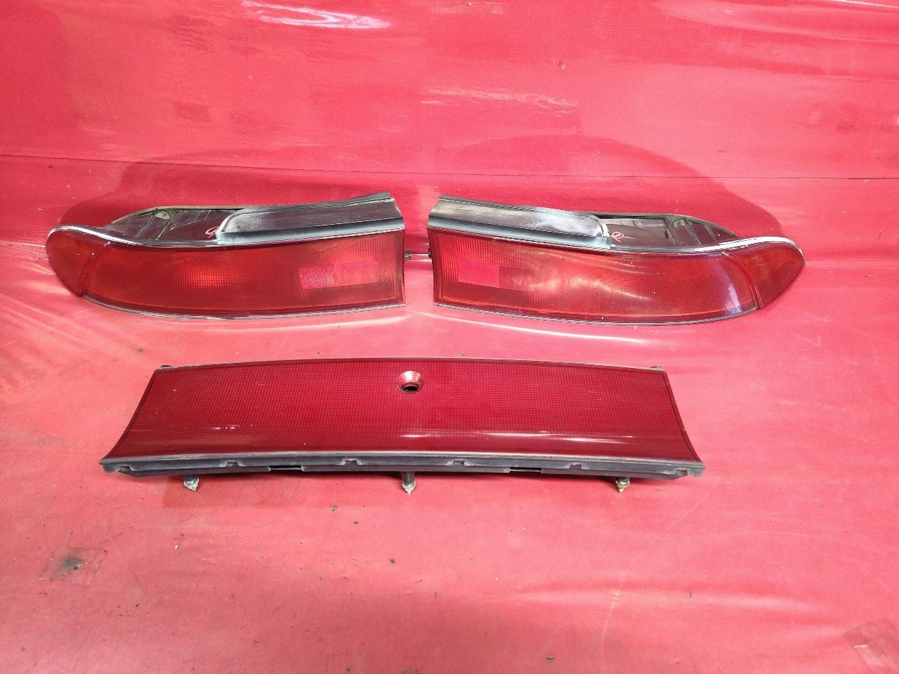 1995-1999 Mitsubishi Eclipse SPYDER 2G Tail Light Lamp Center Left Right Set