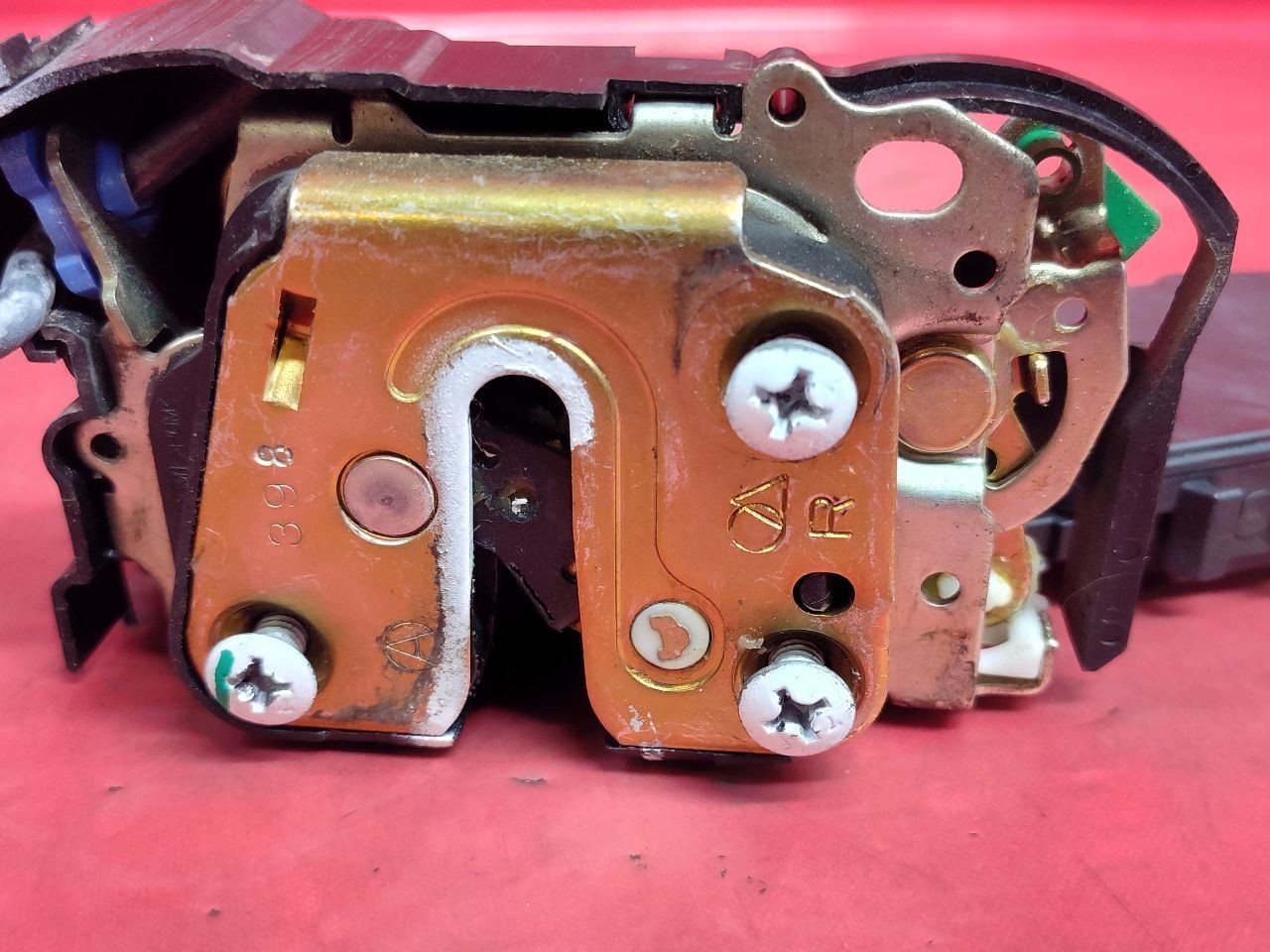 2000-2006 Subaru Wagon FRONT RIGHT PASSENGER Door Latch Power Lock Actuator 139k