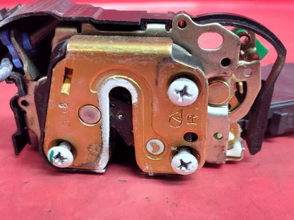 2000-2006 Subaru Wagon FRONT RIGHT PASSENGER Door Latch Power Lock Actuator 139k