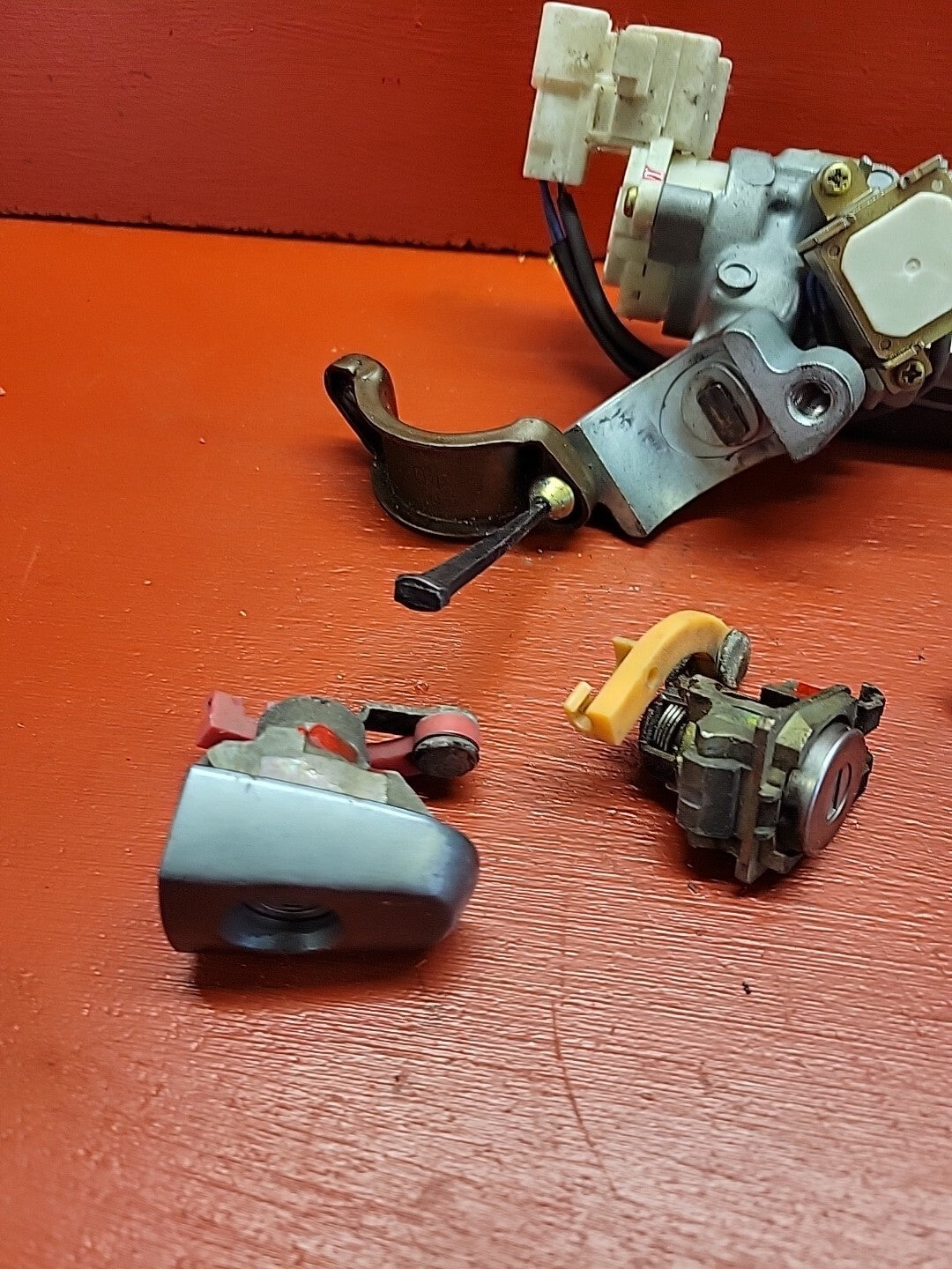 2001-2003 Toyota Highlander Ignition Switch W/ Key and Lock Kit 69057-48040