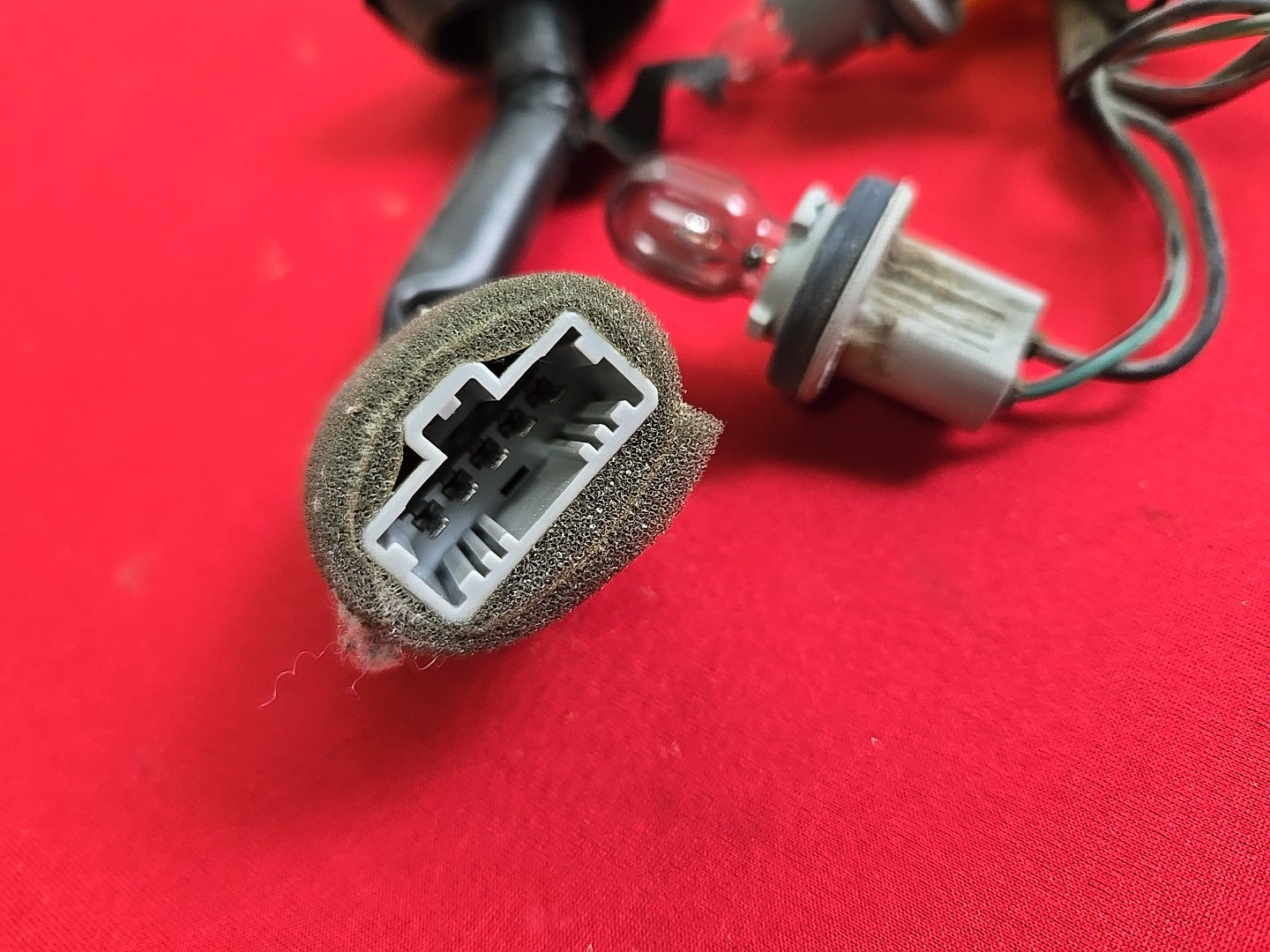 2001-2003 Acura MDX Left or Right Tail Light Lamp Halogen -SOCKET WIRING HARNESS