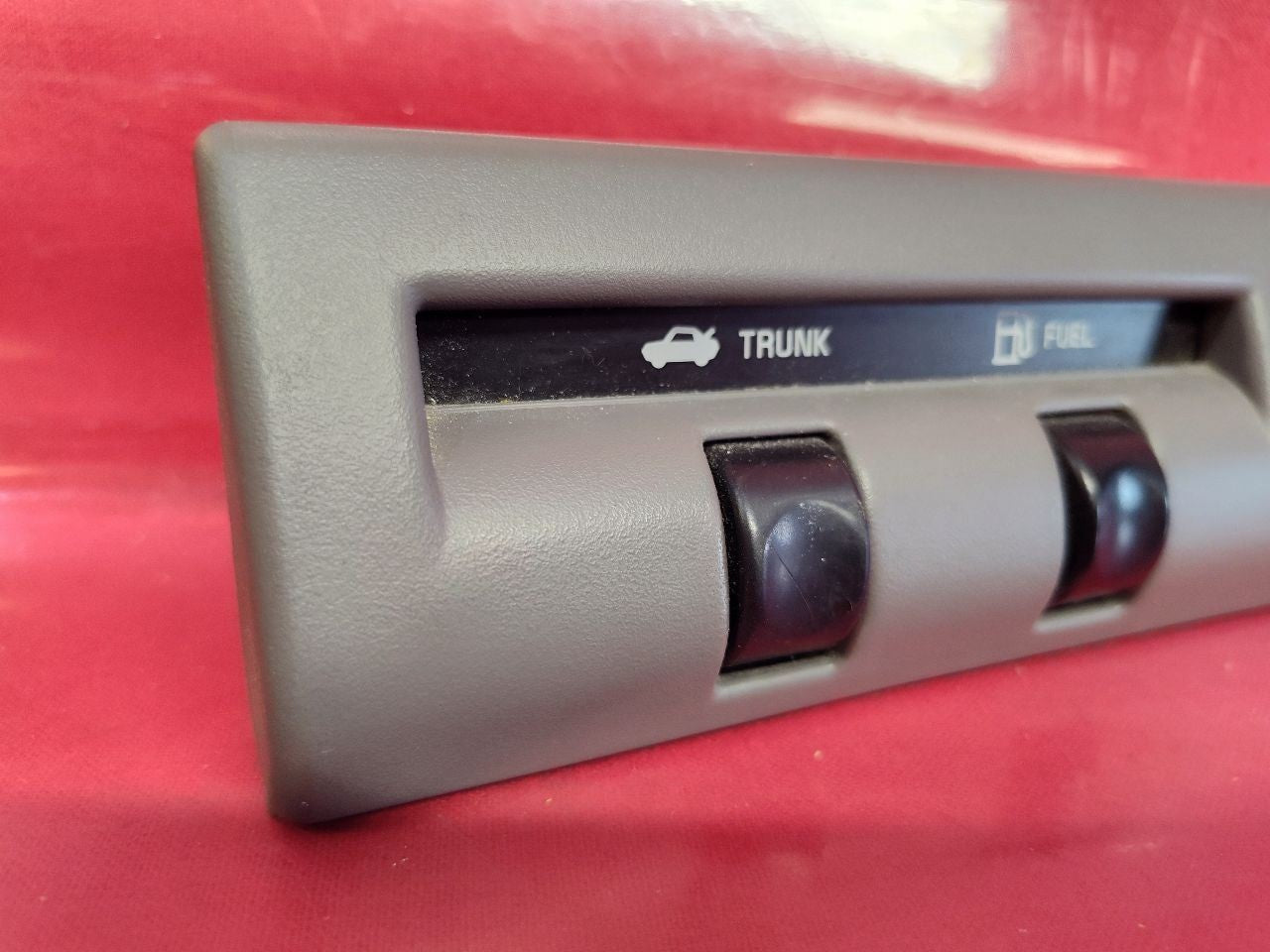 1995-1999 Oldsmobile Aurora Boot Deck Trunk / Fuel Door Release Switch w/ Bezel