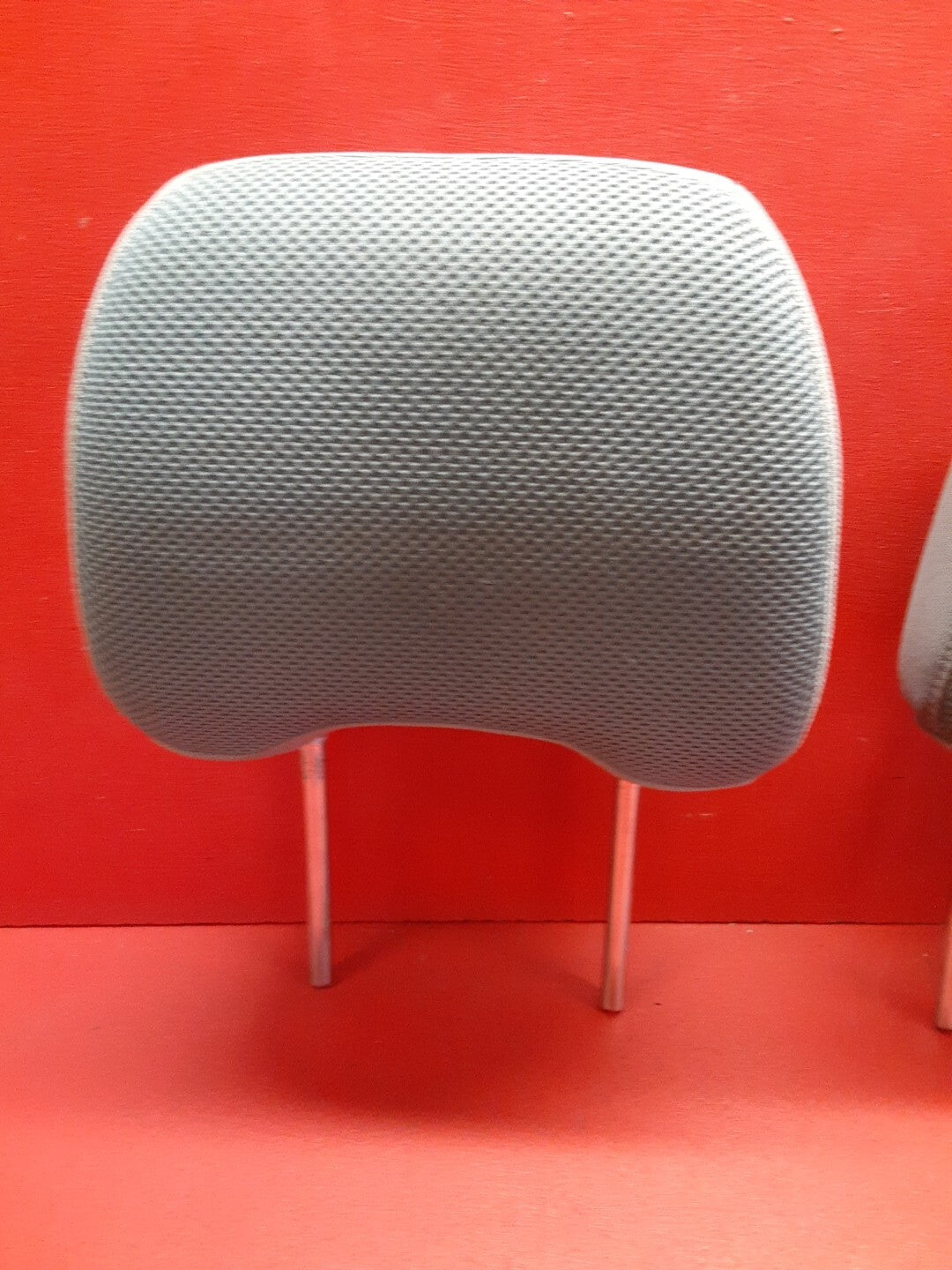 2005 Subaru Forester Front Left Right Gray Cloth Headrest Set 64061SA280ND