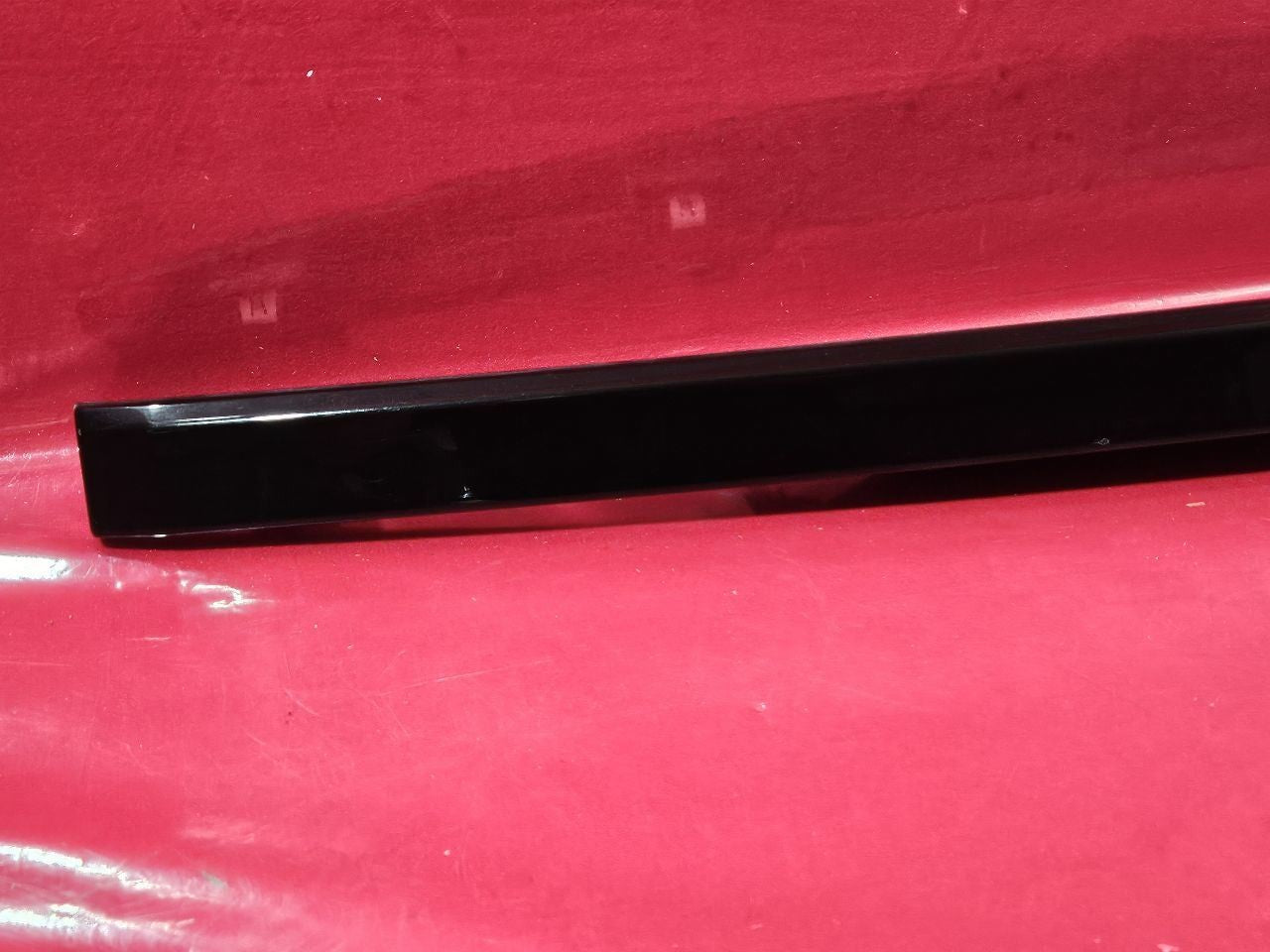 2012-2019 Range Rover Evoque Hatch Liftgate License Lamp Trim Handle Molding